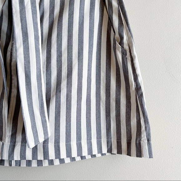 NWT Indigo Rein • Mid Rise Grey Stripes Belted‎ Mini Skirt with Pockets, Size 9 - Picture 5 of 11